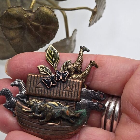 "5/$25" Vintage KC Noah's Ark Tri Rone Brooch Pin - Picture 5 of 6